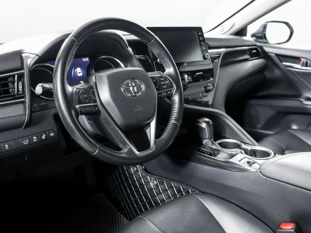 Toyota Camry с пробегом — 2021 год. Фото: #13