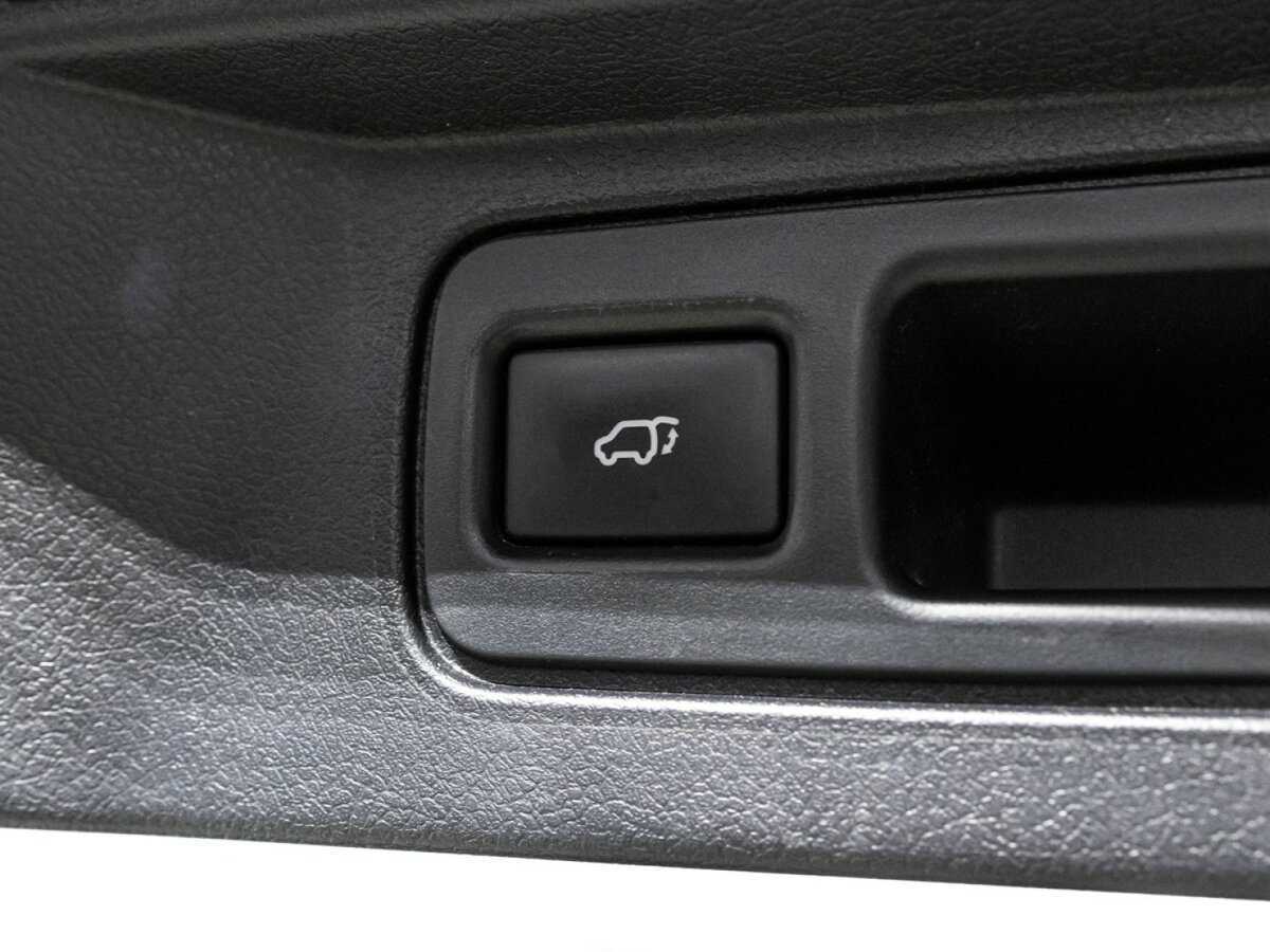 Toyota Fortuner с пробегом — 2017 год. Фото: #22