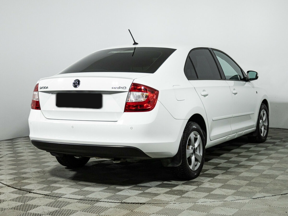 Skoda Rapid с пробегом — 2016 год. Фото: #4