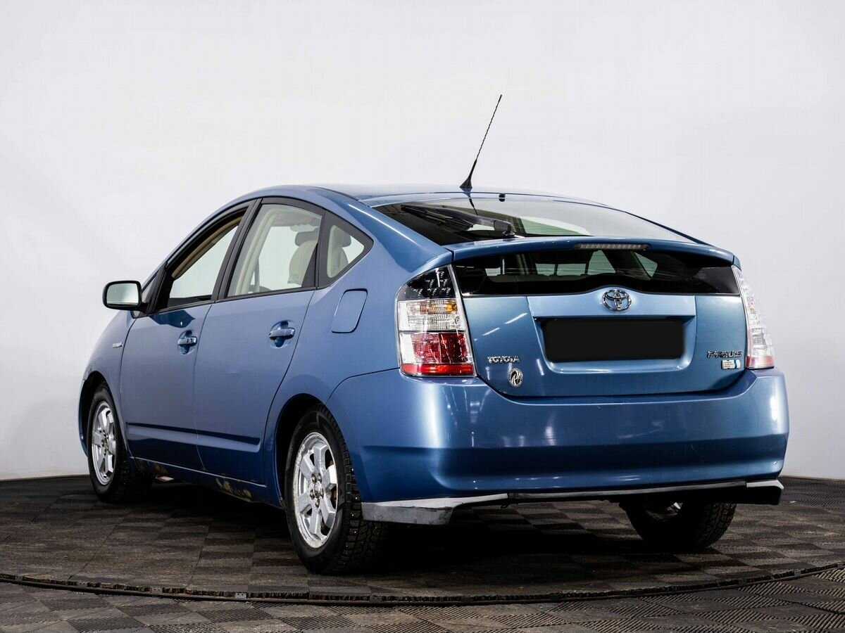 Toyota Prius с пробегом — 2008 год. Фото: #3