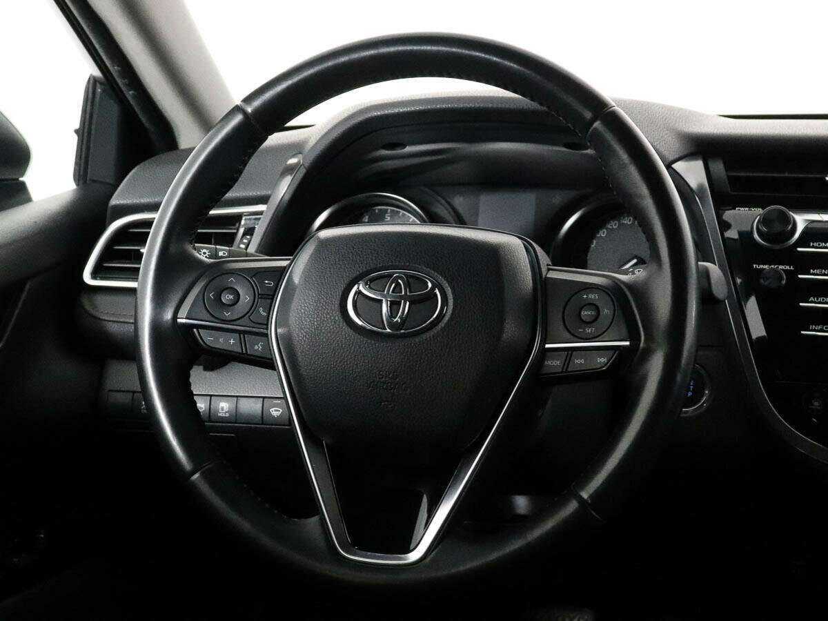 Toyota Camry с пробегом — 2020 год. Фото: #11