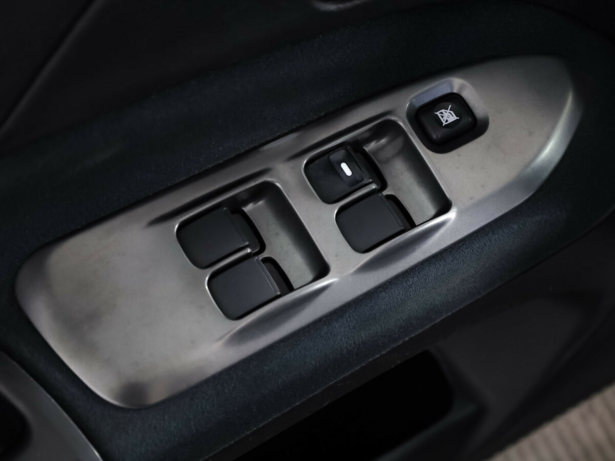 Mitsubishi Lancer с пробегом — 2006 год. Фото: #10
