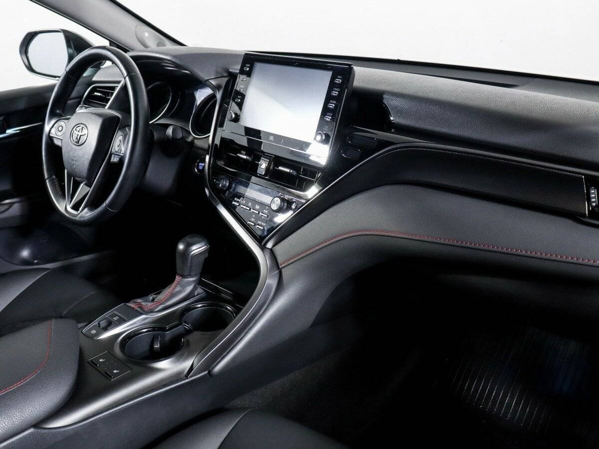 Toyota Camry с пробегом — 2021 год. Фото: #5