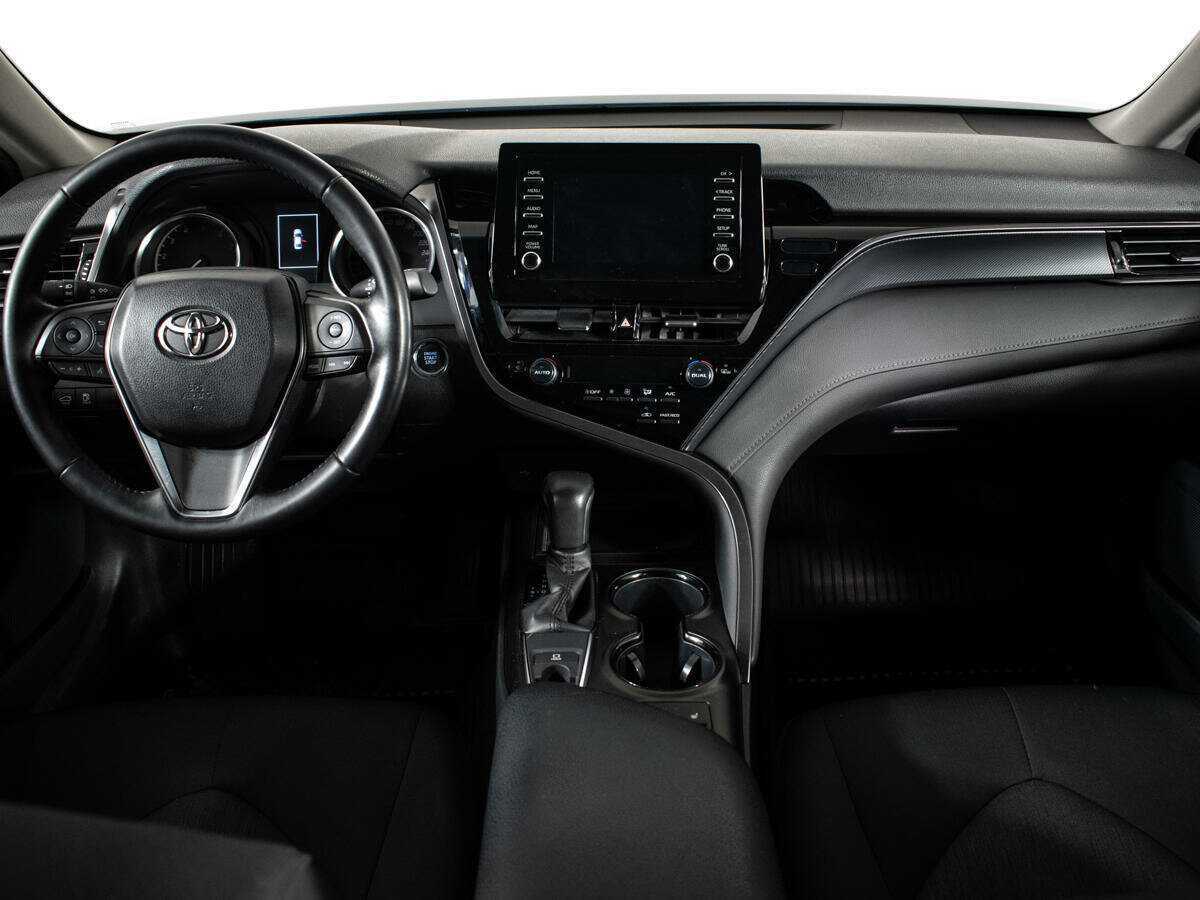 Toyota Camry с пробегом — 2021 год. Фото: #8