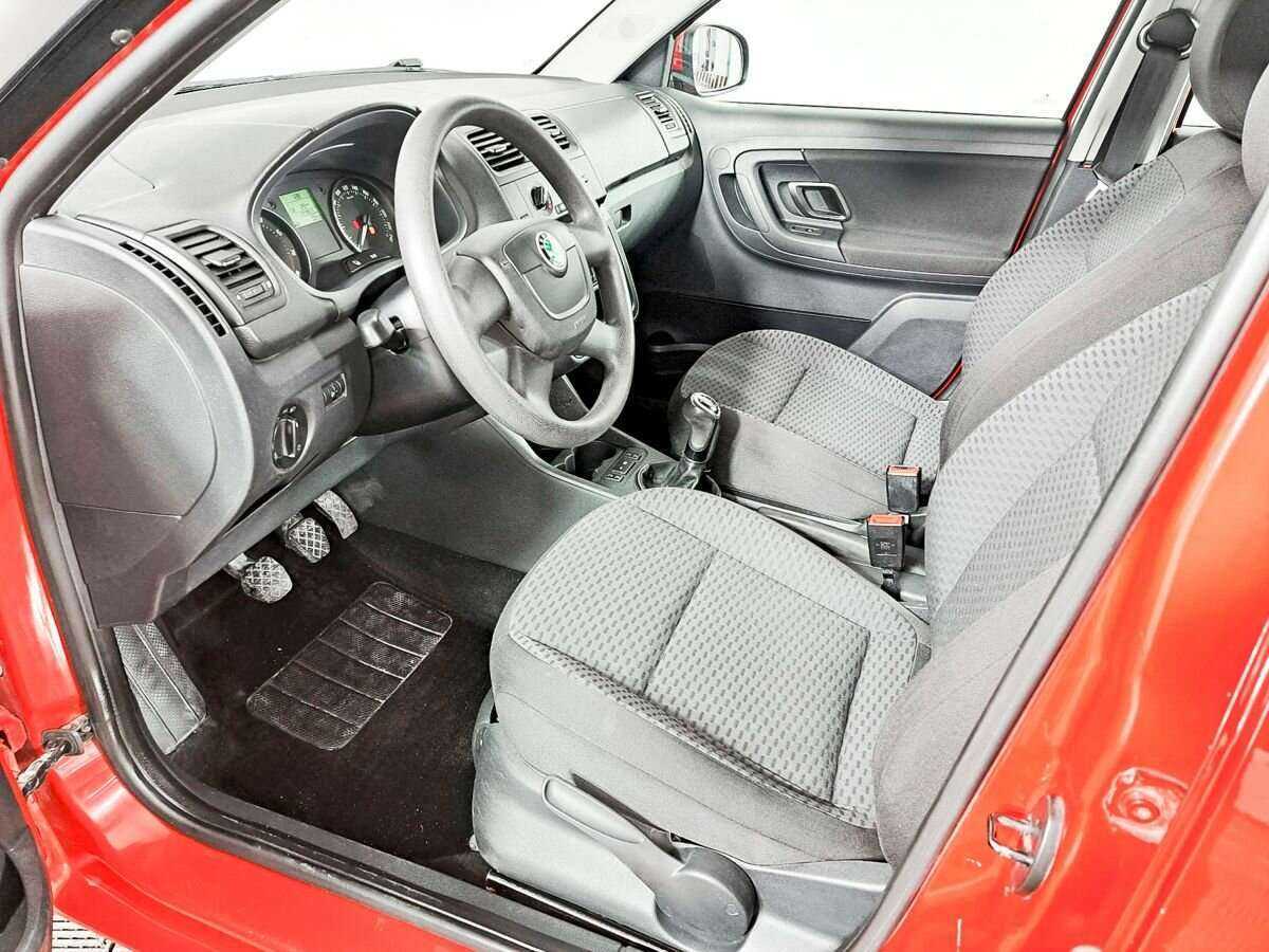 Skoda Fabia с пробегом — 2010 год. Фото: #13