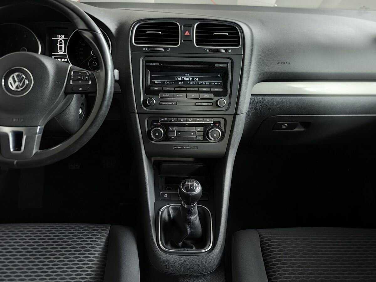 Volkswagen Golf с пробегом — 2012 год. Фото: #10