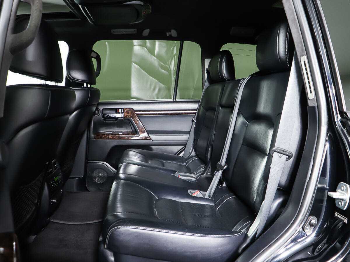 Toyota Land Cruiser с пробегом — 2014 год. Фото: #9