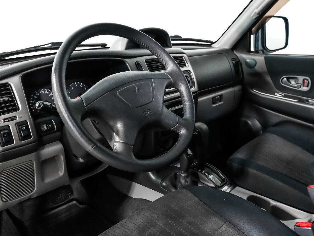 Mitsubishi Pajero Sport с пробегом — 2008 год. Фото: #8