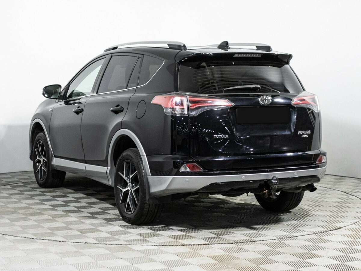 Toyota RAV4 с пробегом — 2016 год. Фото: #6