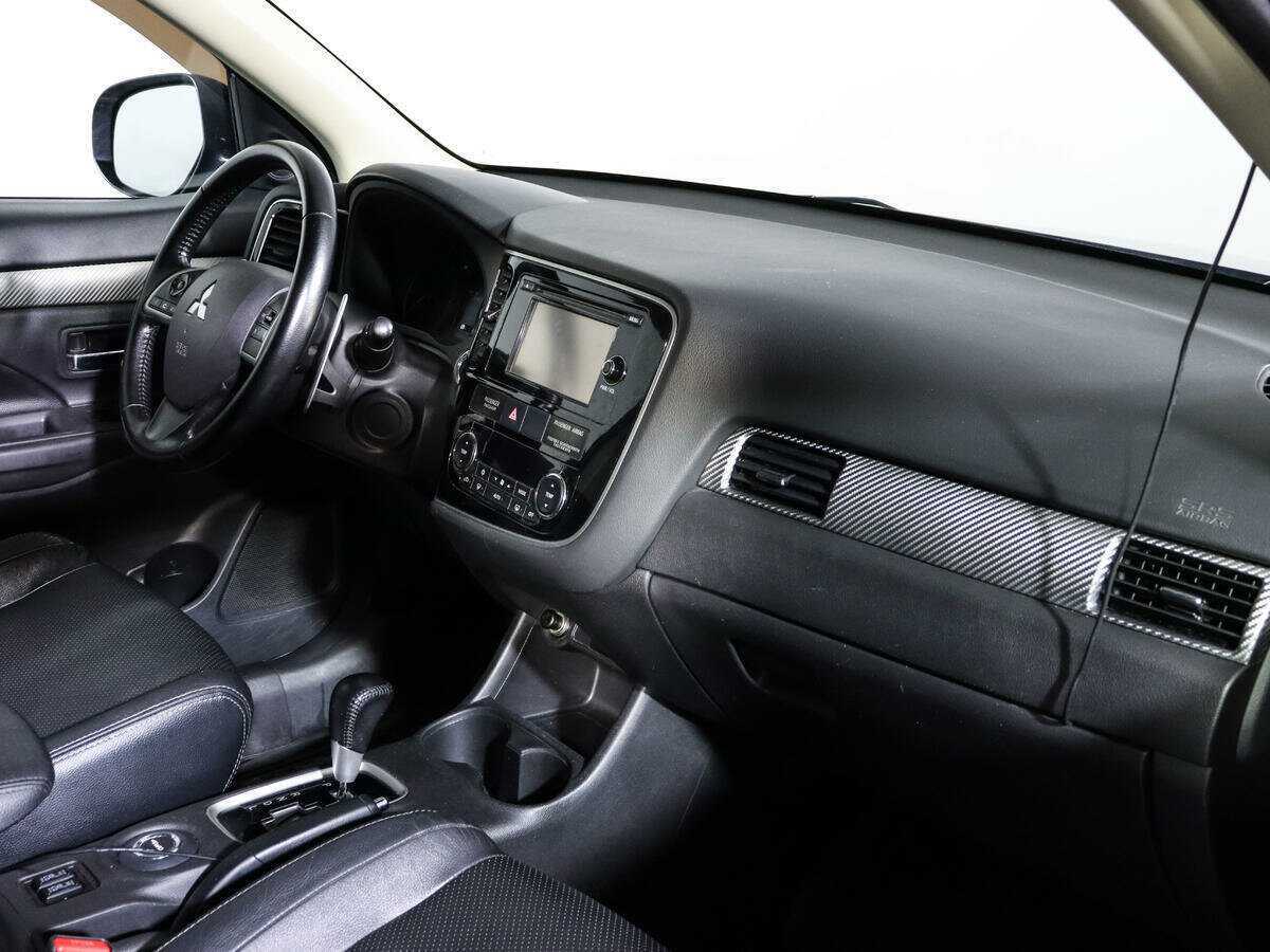 Mitsubishi Outlander с пробегом — 2013 год. Фото: #6
