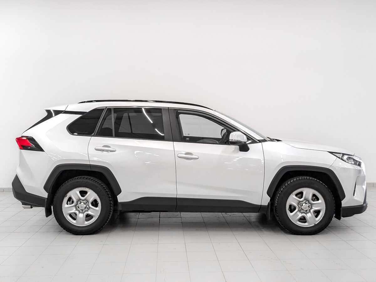 Toyota RAV4 с пробегом — 2021 год. Фото: #3