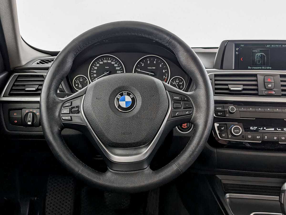 BMW 3 серии с пробегом — 2018 год. Фото: #16