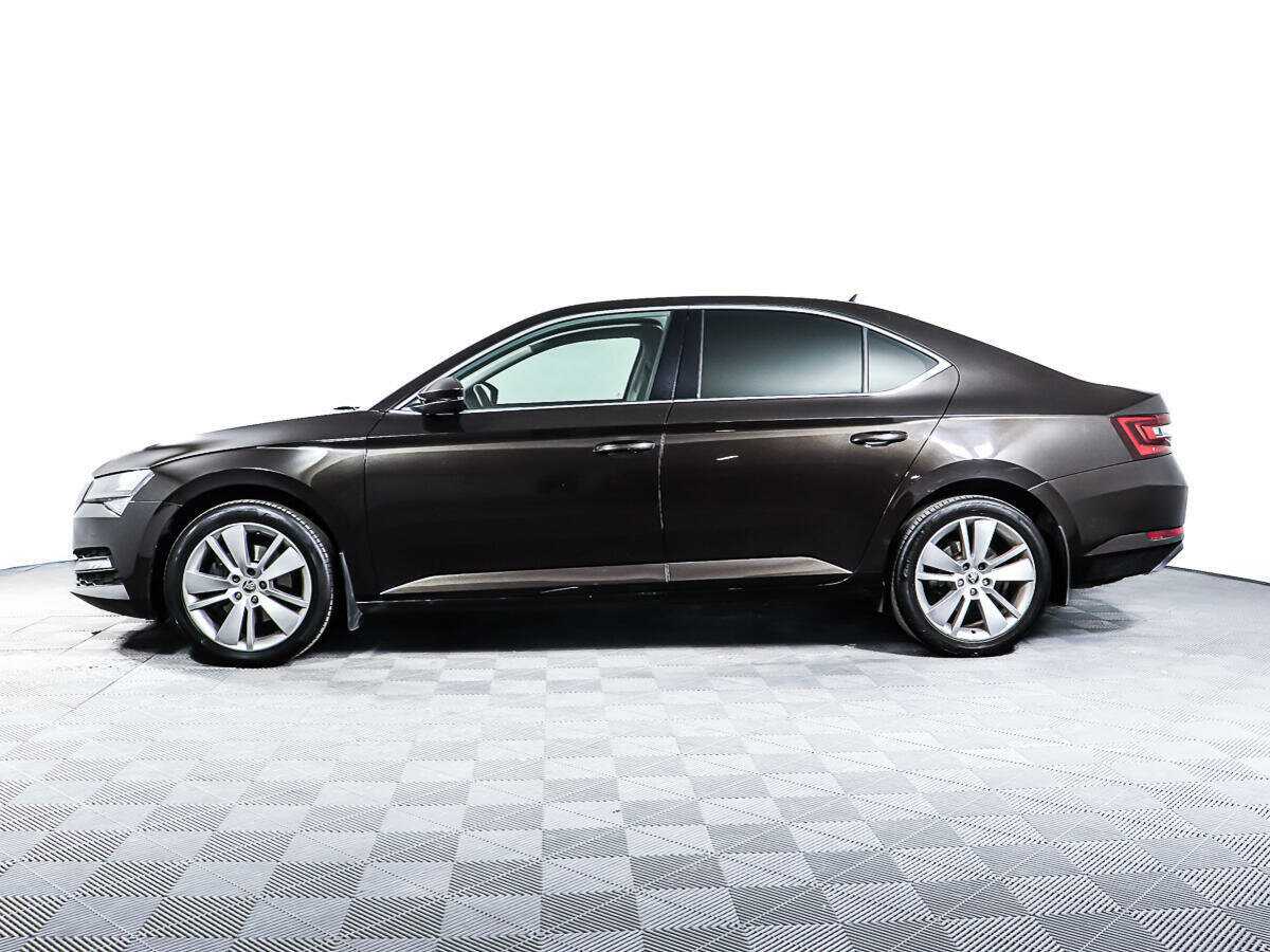 Skoda Superb с пробегом — 2021 год. Фото: #7