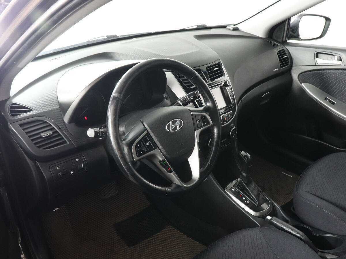 Hyundai Solaris с пробегом — 2015 год. Фото: #7
