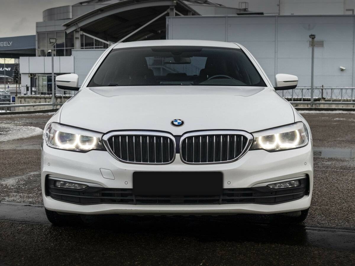 BMW 5 серии с пробегом — 2017 год. Фото: #1