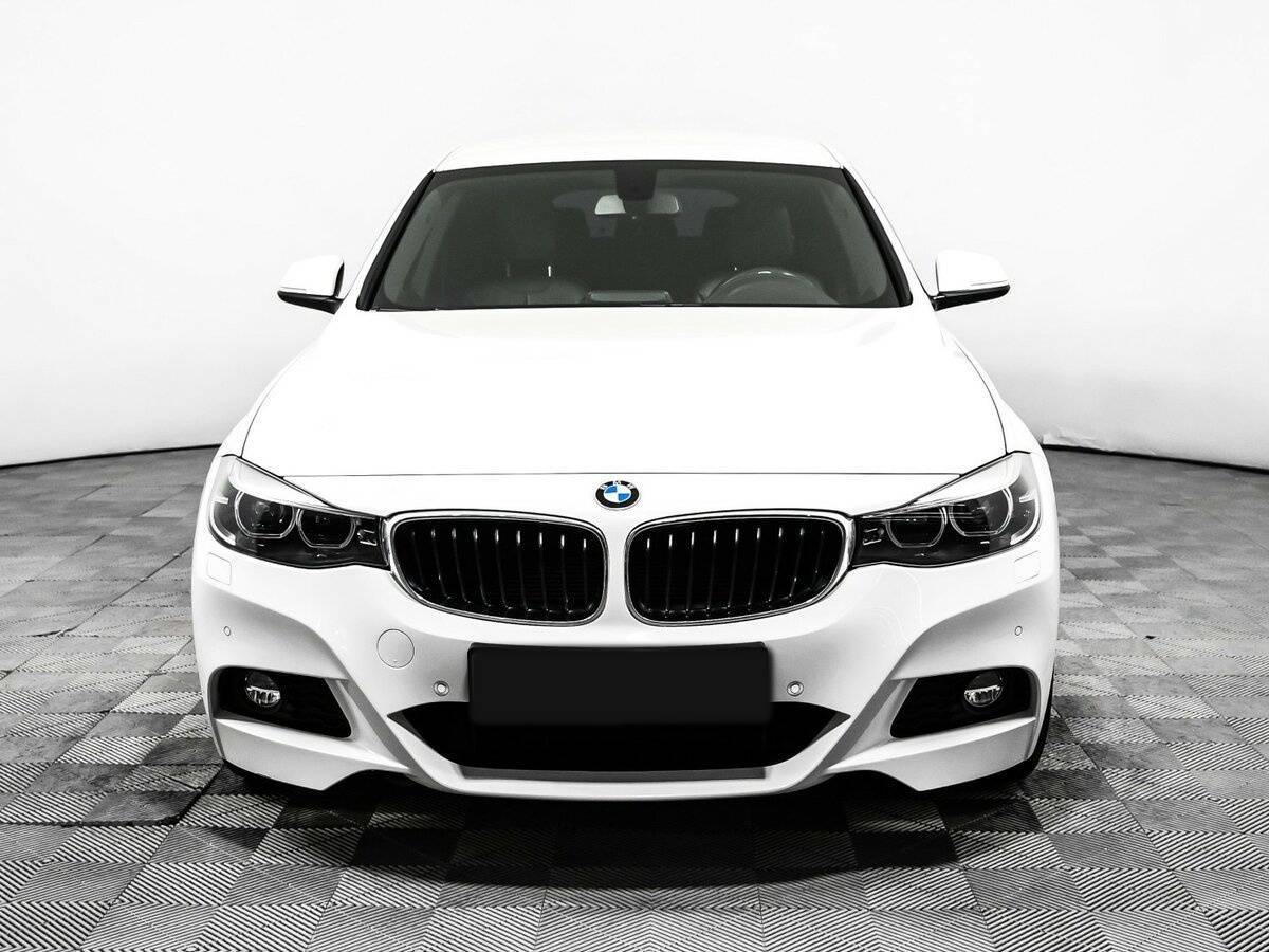 BMW 3 серии с пробегом — 2018 год. Фото: #1