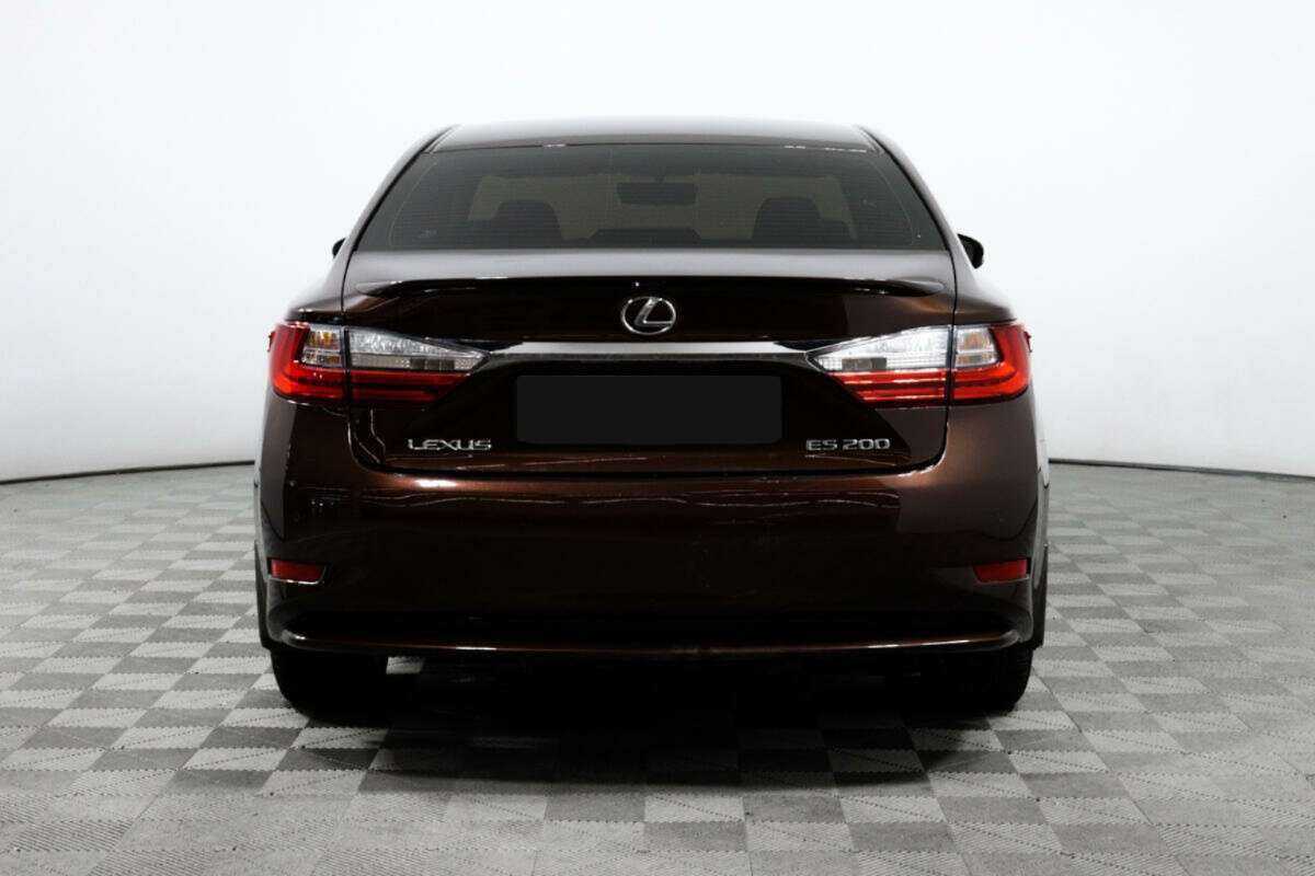 Lexus ES с пробегом — 2016 год. Фото: #5