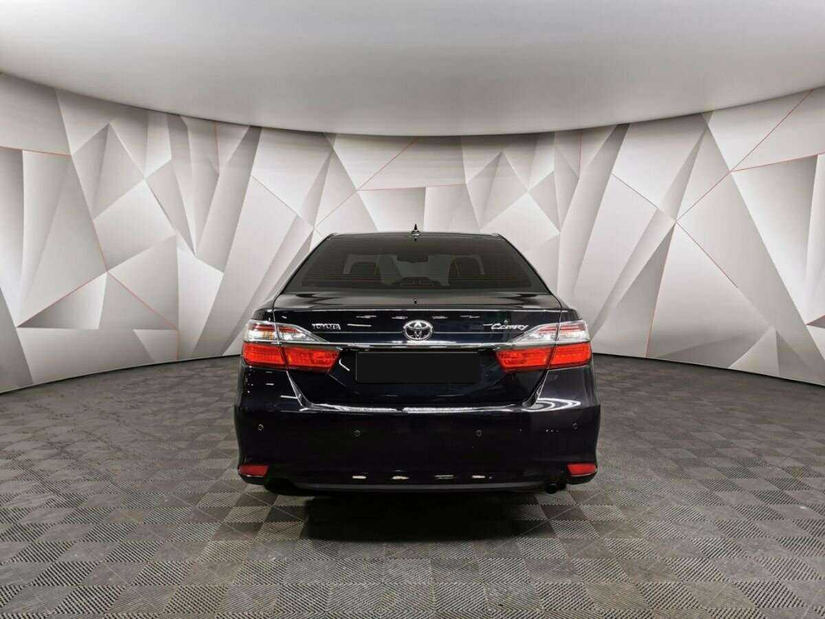 Toyota Camry с пробегом — 2017 год. Фото: #7