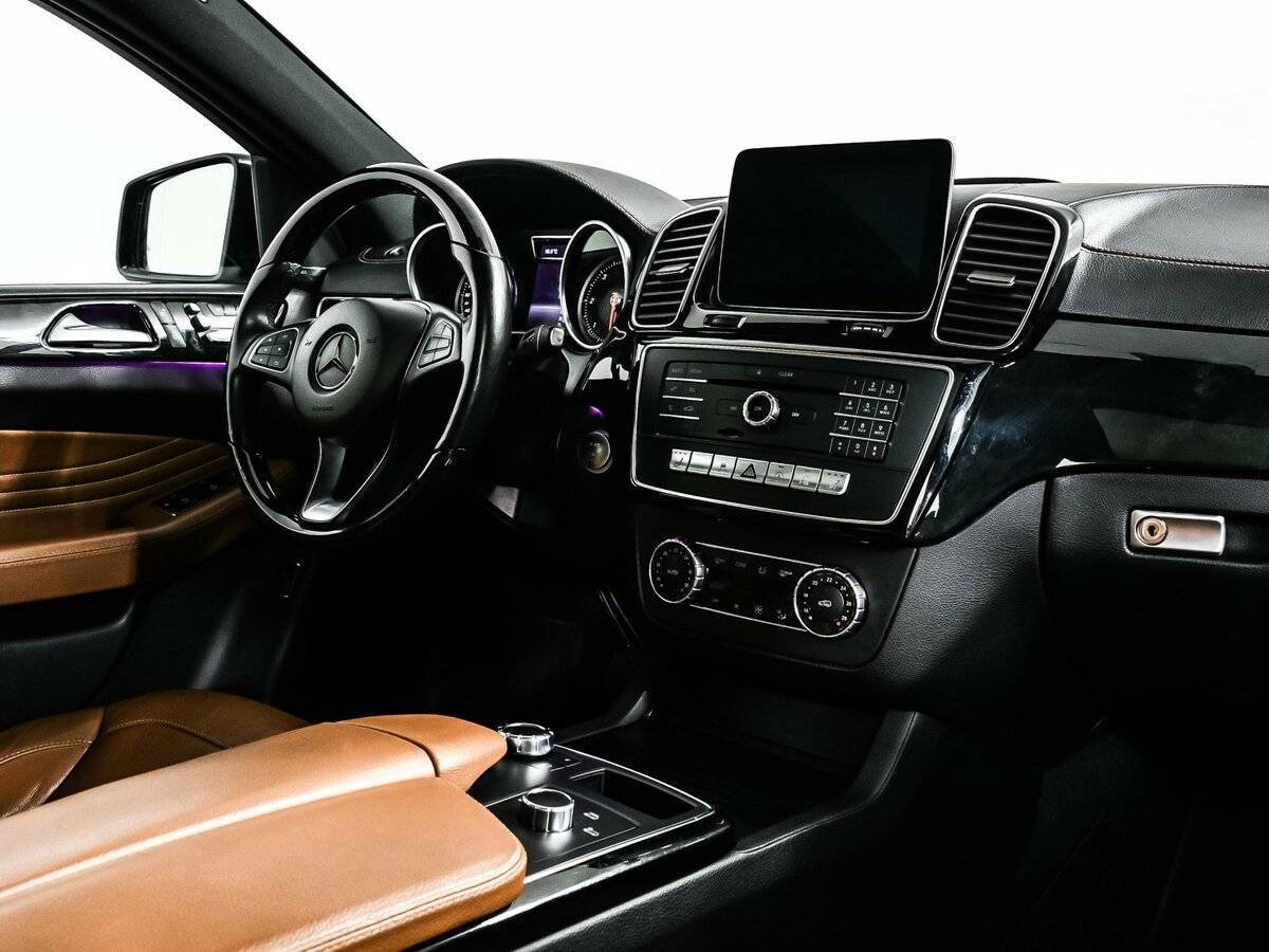 Mercedes-Benz GLE с пробегом — 2017 год. Фото: #8