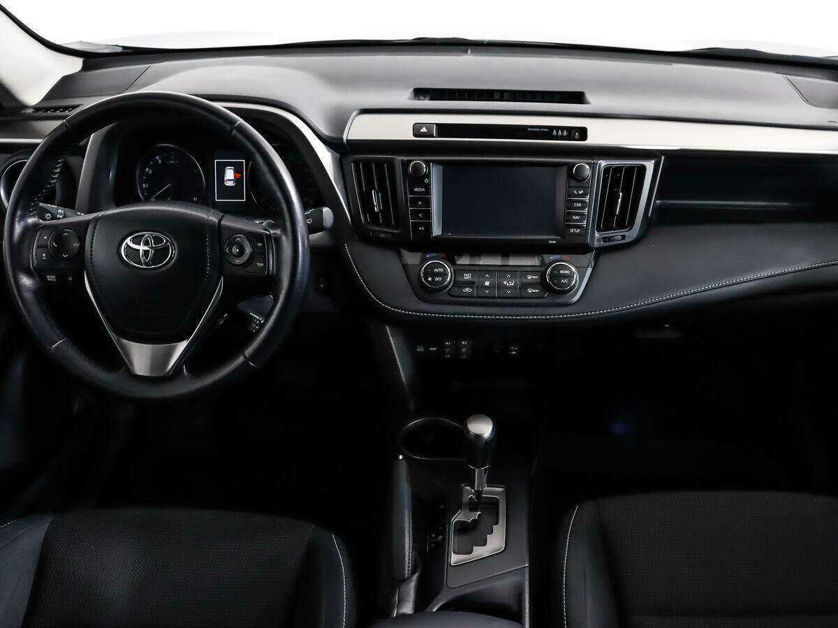 Toyota RAV4 с пробегом — 2016 год. Фото: #10