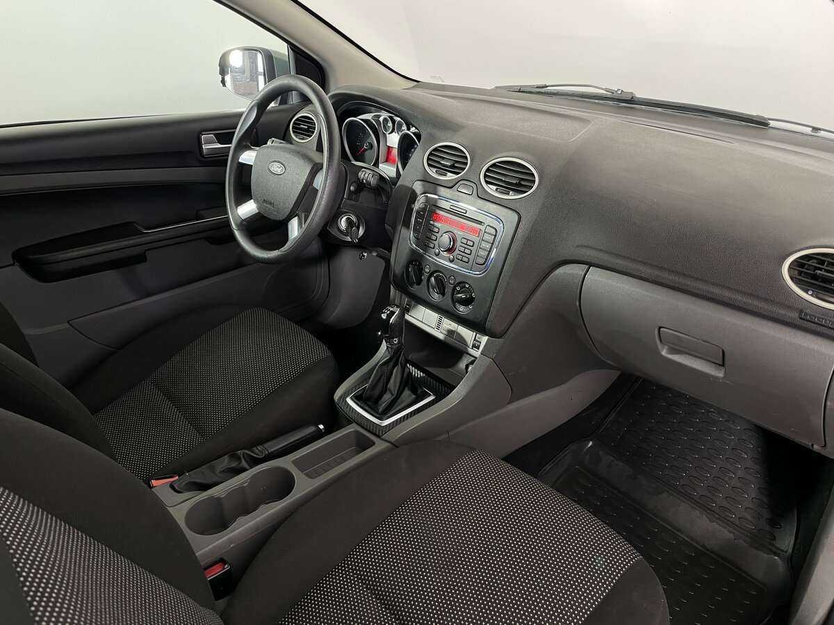 Ford Focus с пробегом — 2010 год. Фото: #7