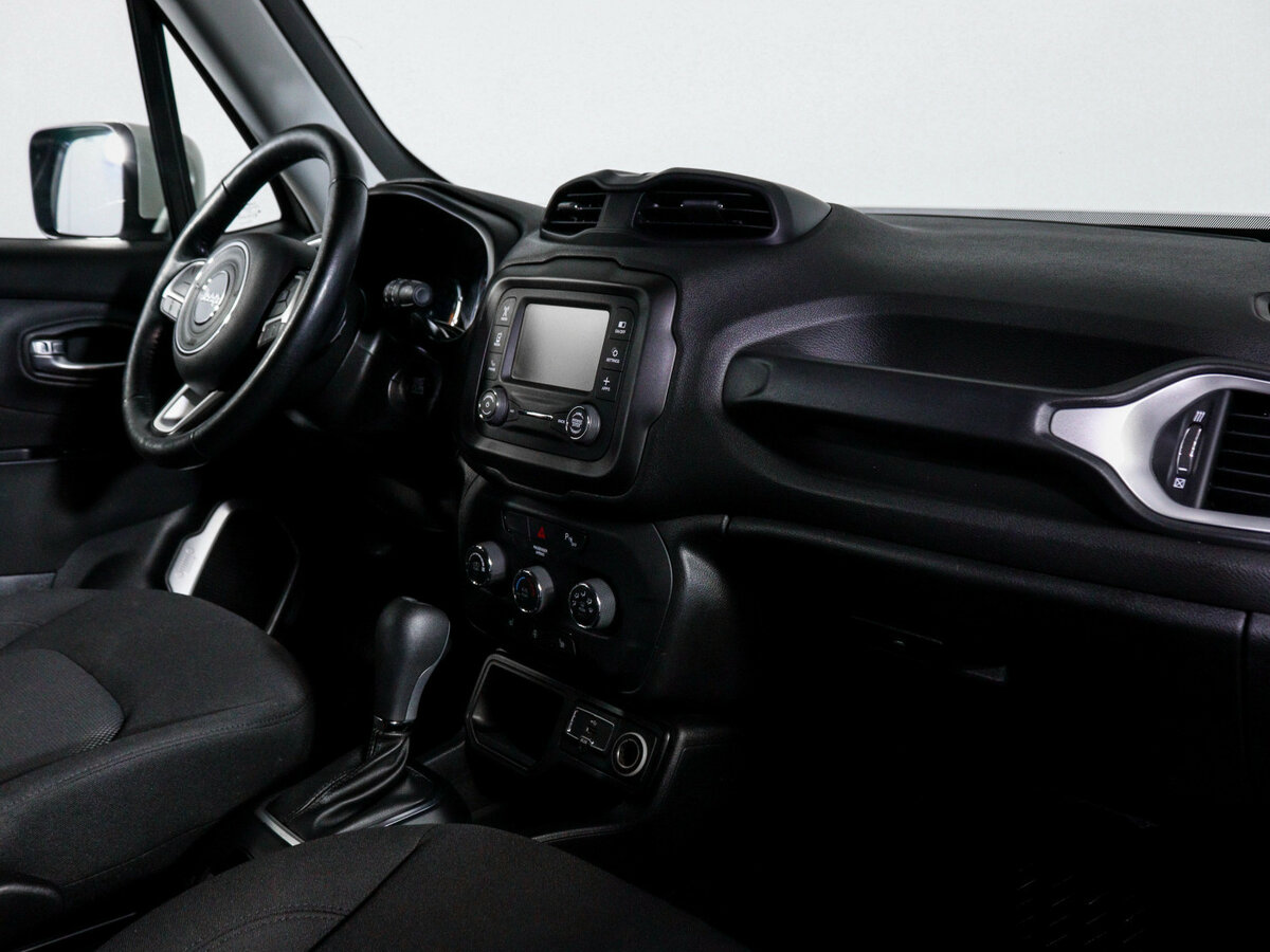 Jeep Renegade с пробегом — 2018 год. Фото: #8