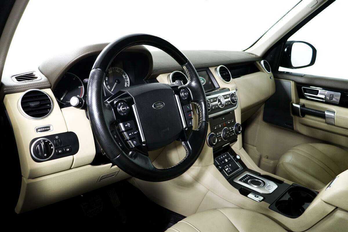 Land Rover Discovery с пробегом — 2015 год. Фото: #10