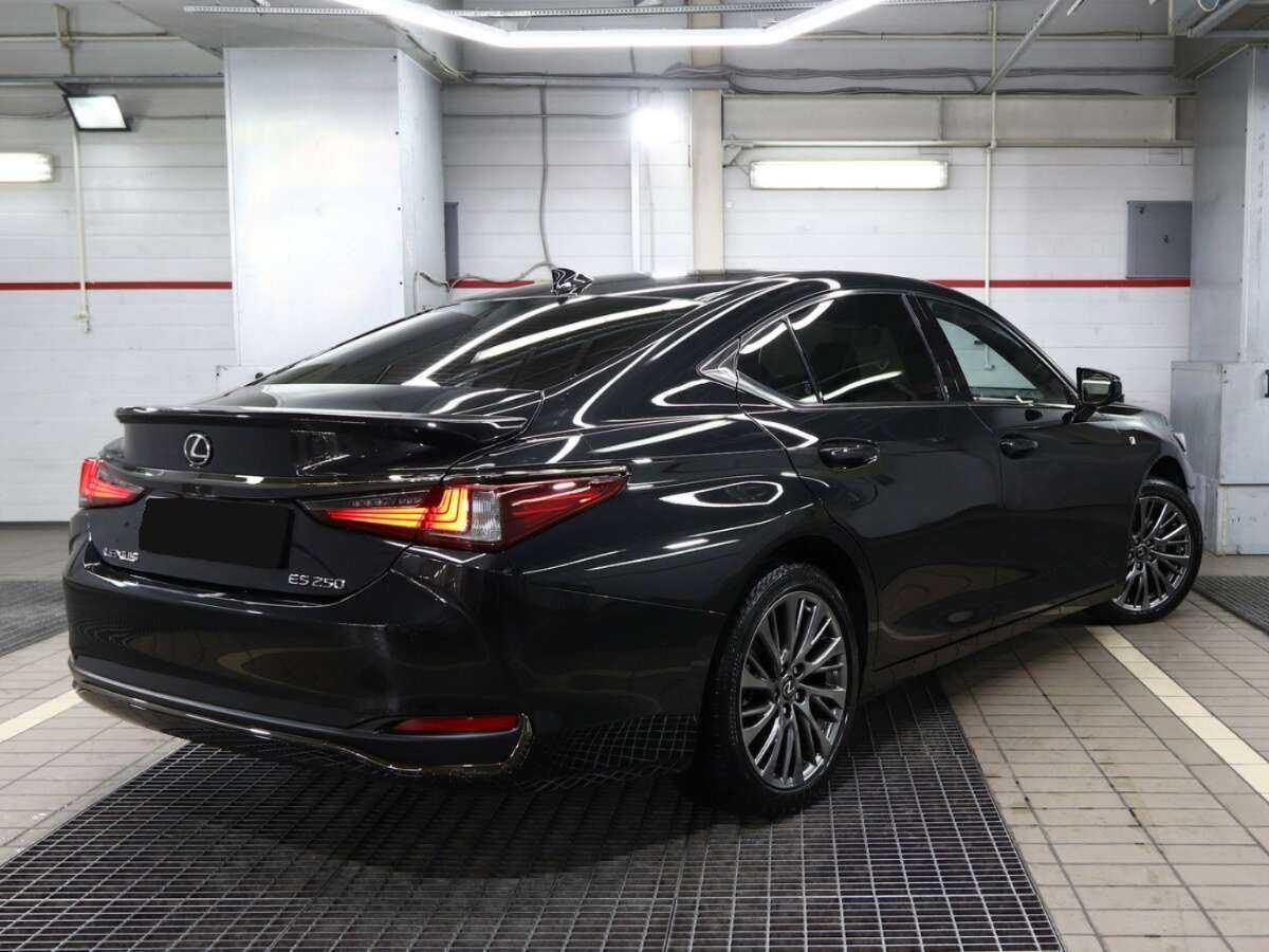 Lexus ES с пробегом — 2021 год. Фото: #1