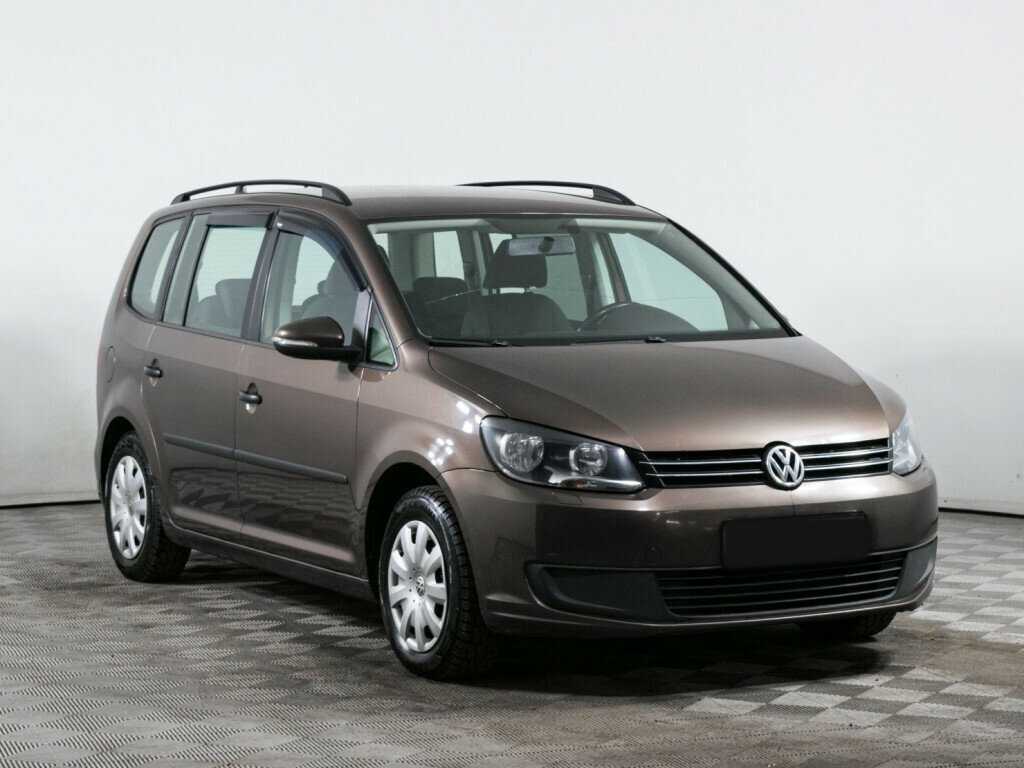 Volkswagen Touran с пробегом — 2011 год. Фото: #2
