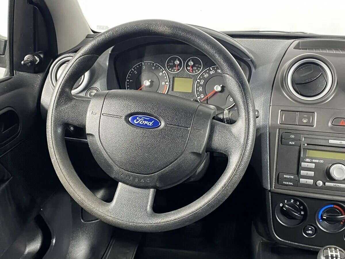 Ford Fiesta с пробегом — 2008 год. Фото: #13