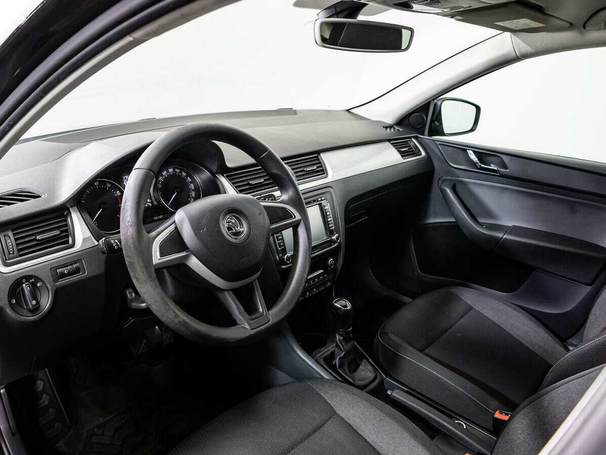 Skoda Rapid с пробегом — 2016 год. Фото: #8