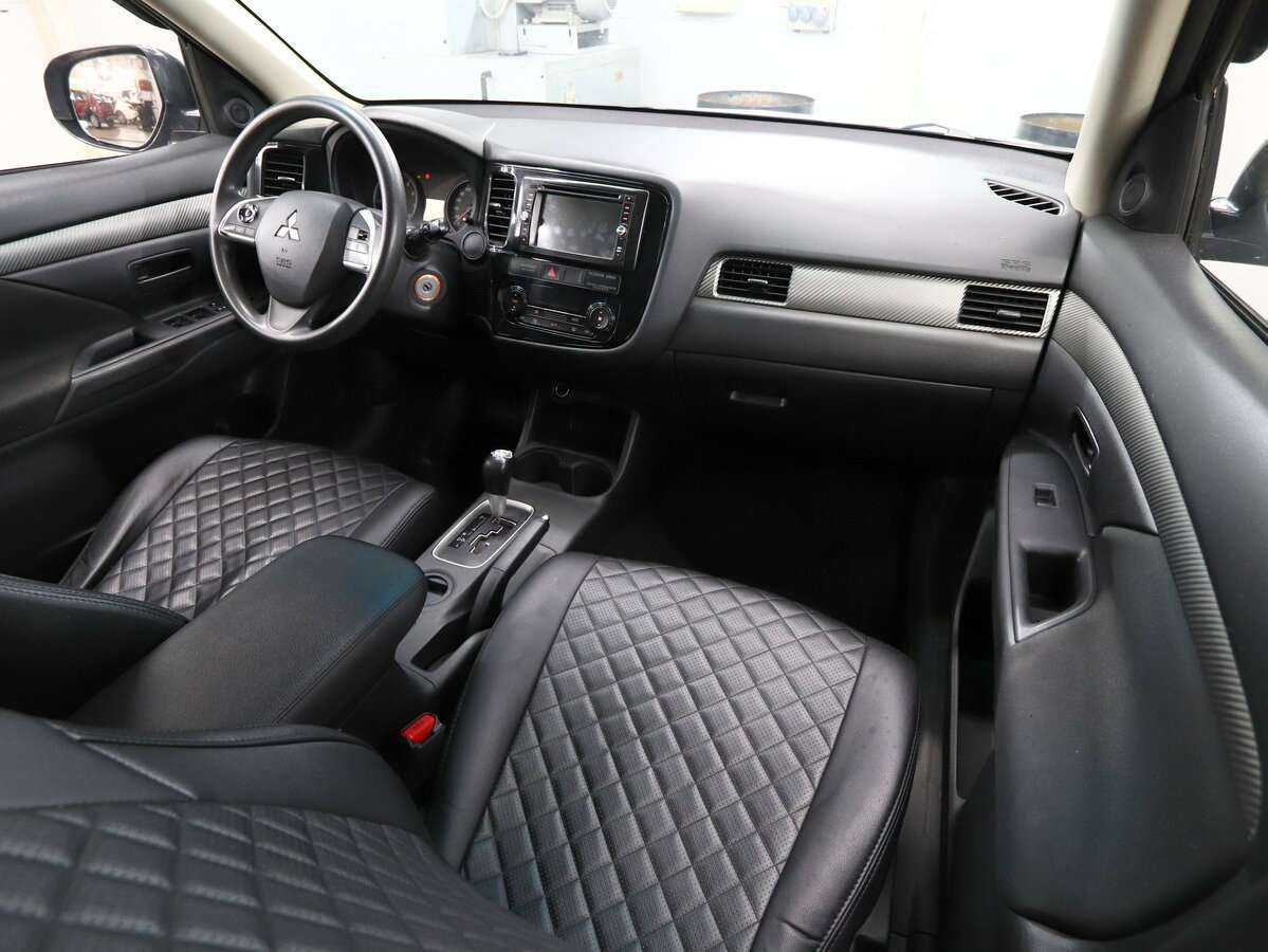 Mitsubishi Outlander с пробегом — 2013 год. Фото: #13