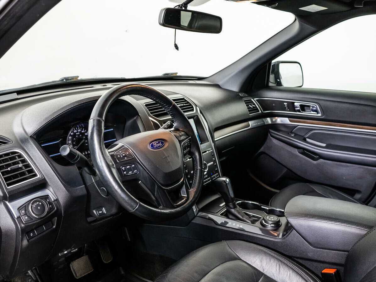 Ford Explorer с пробегом — 2017 год. Фото: #8