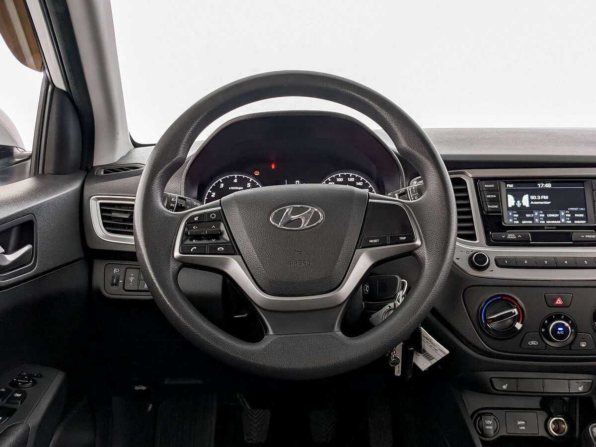 Hyundai Solaris с пробегом — 2021 год. Фото: #17