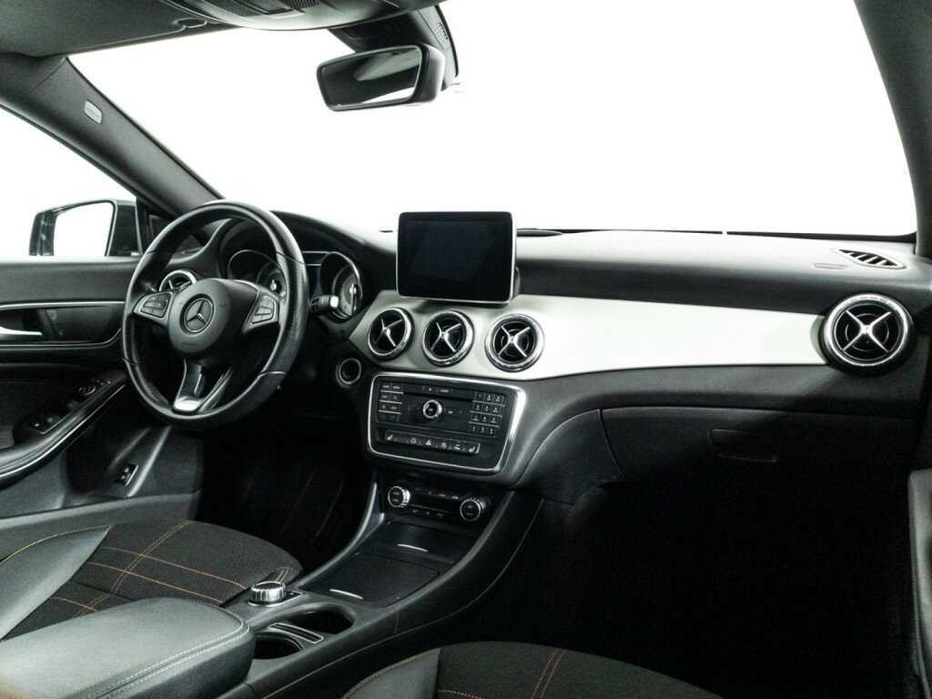 Mercedes-Benz CLA с пробегом — 2015 год. Фото: #8