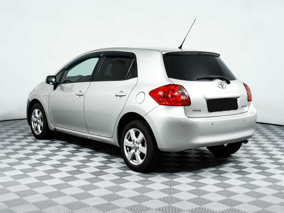 Toyota Auris с пробегом — 2008 год. Фото: #6