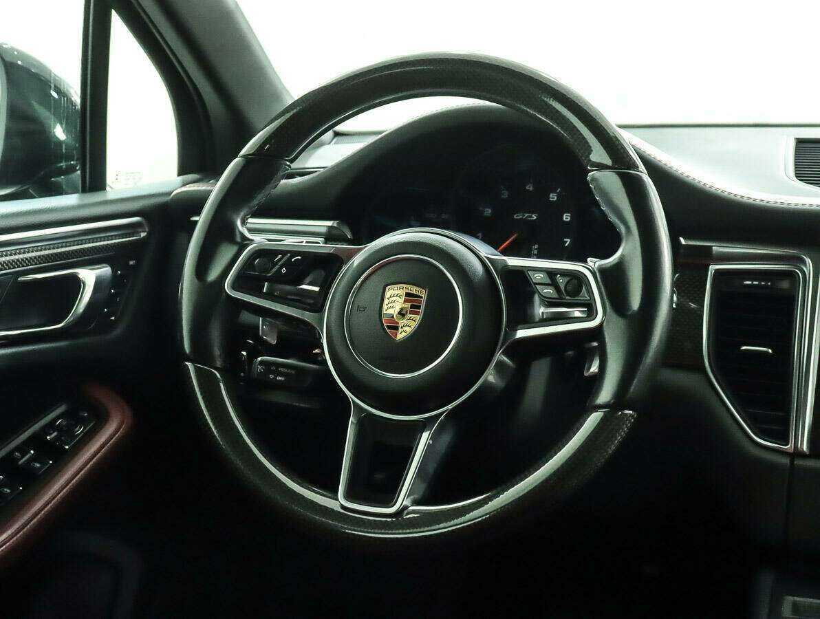 Porsche Macan с пробегом — 2018 год. Фото: #11