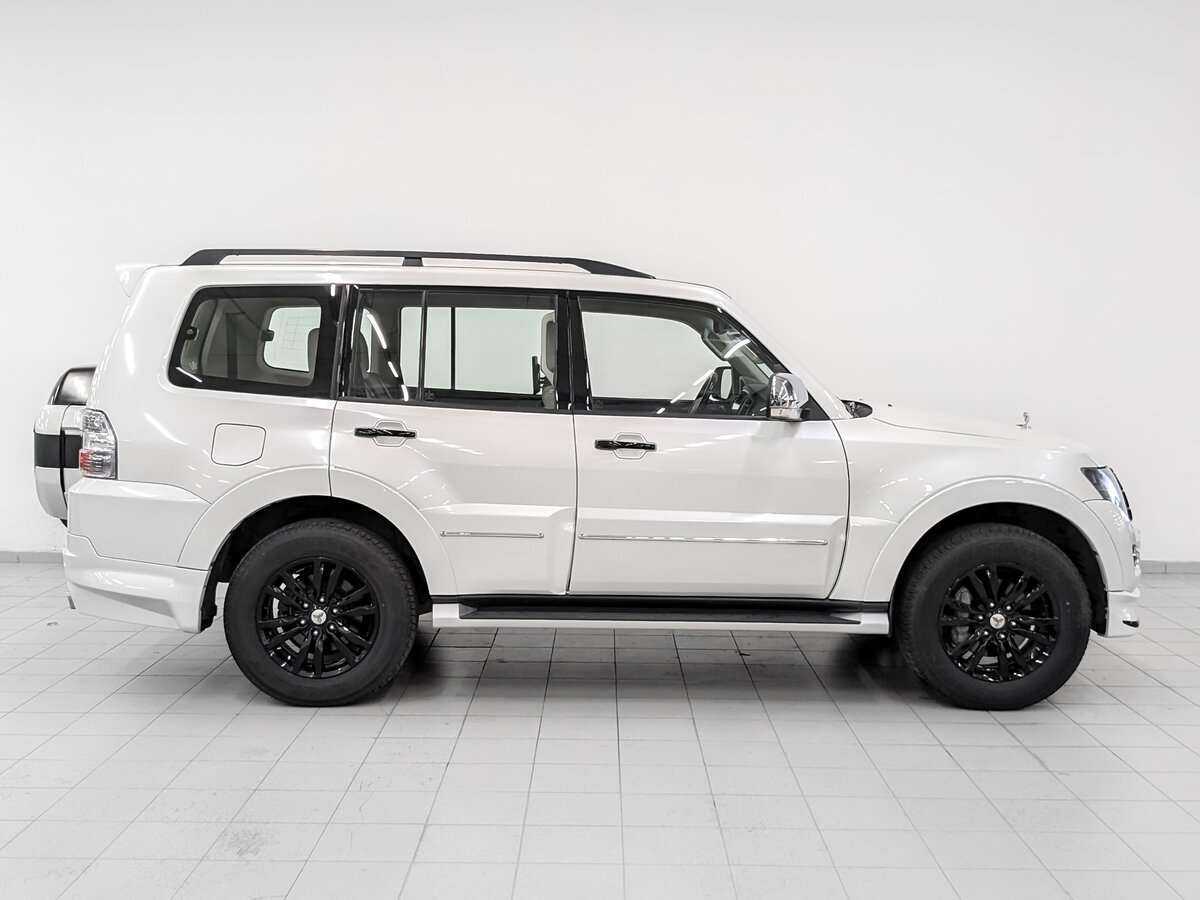 Mitsubishi Pajero с пробегом — 2019 год. Фото: #3