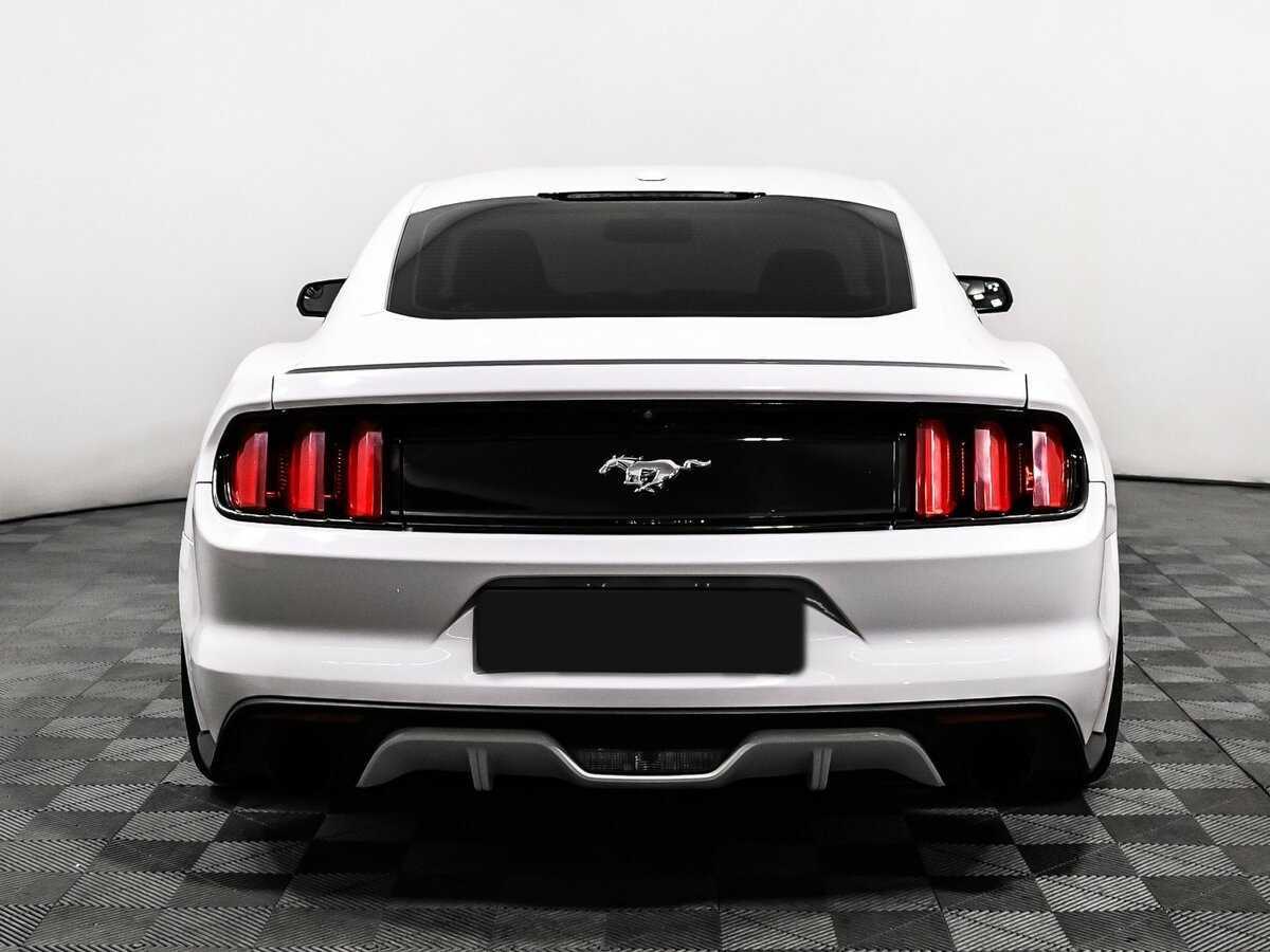Ford Mustang с пробегом — 2015 год. Фото: #5