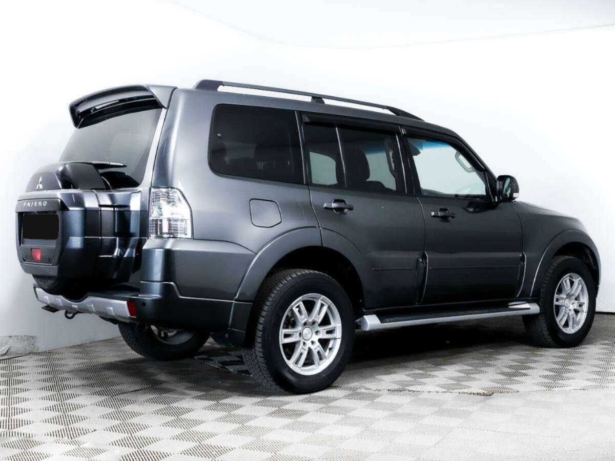 Mitsubishi Pajero с пробегом — 2018 год. Фото: #3