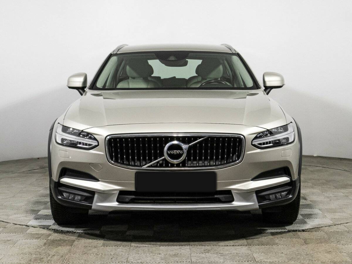 Volvo V90 Cross Country с пробегом — 2017 год. Фото: #1