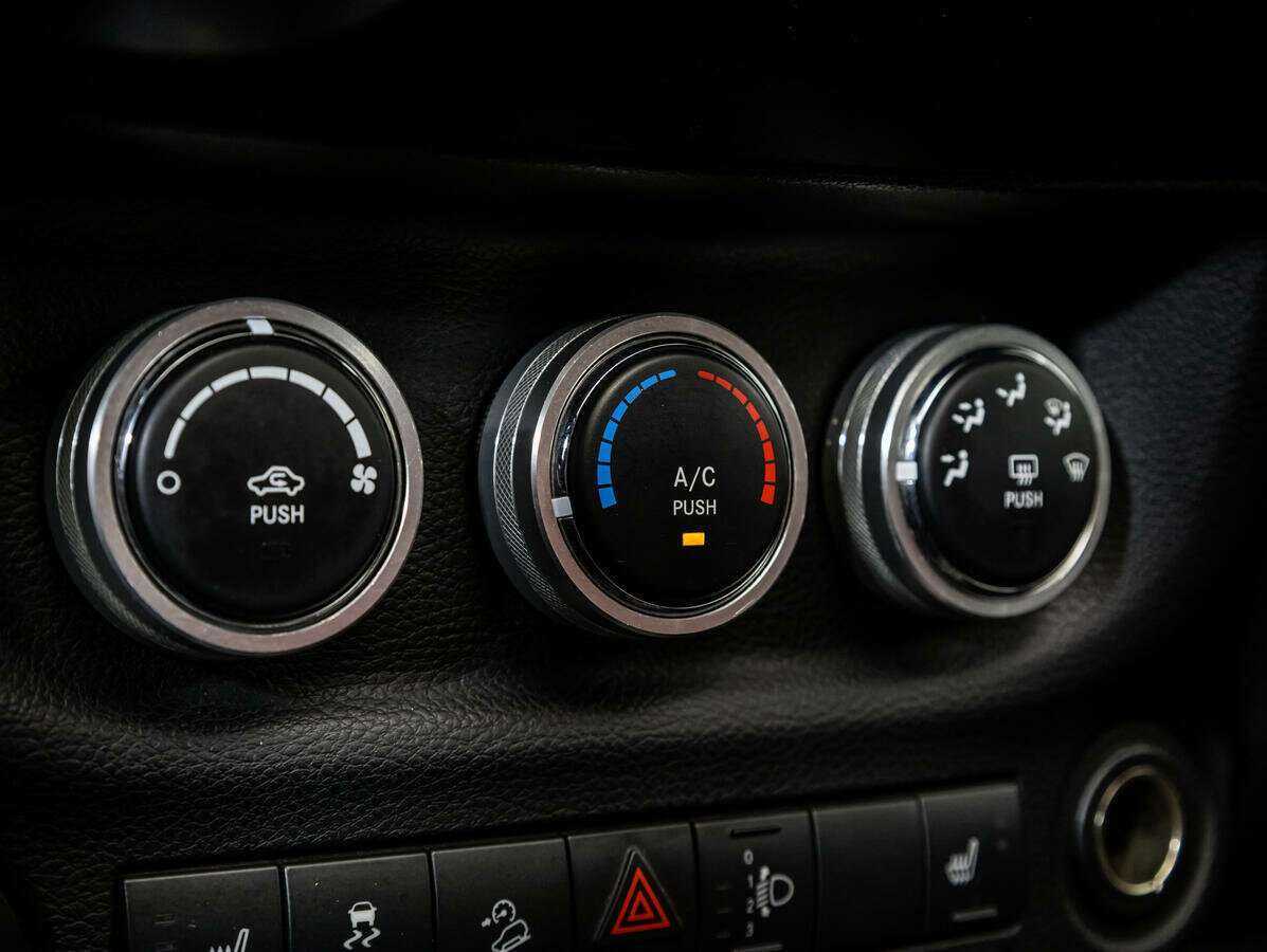 Jeep Wrangler с пробегом — 2011 год. Фото: #12