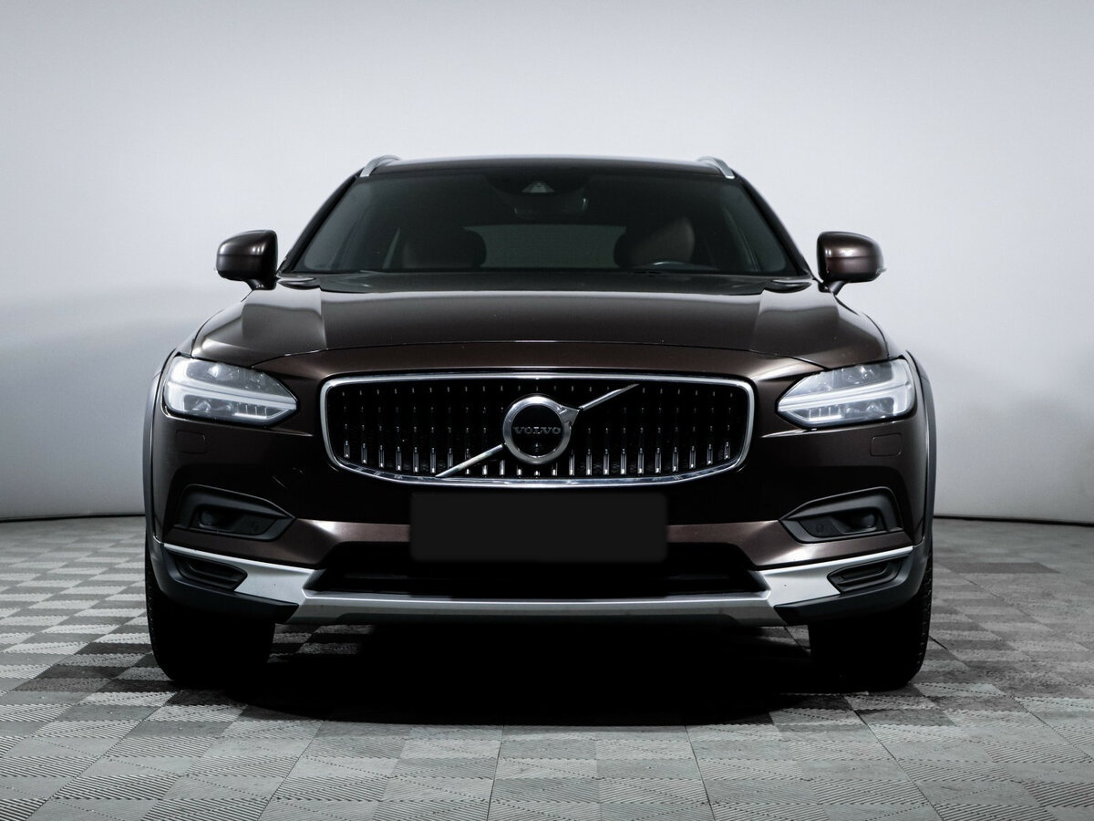 Volvo V90 Cross Country с пробегом — 2021 год. Фото: #1