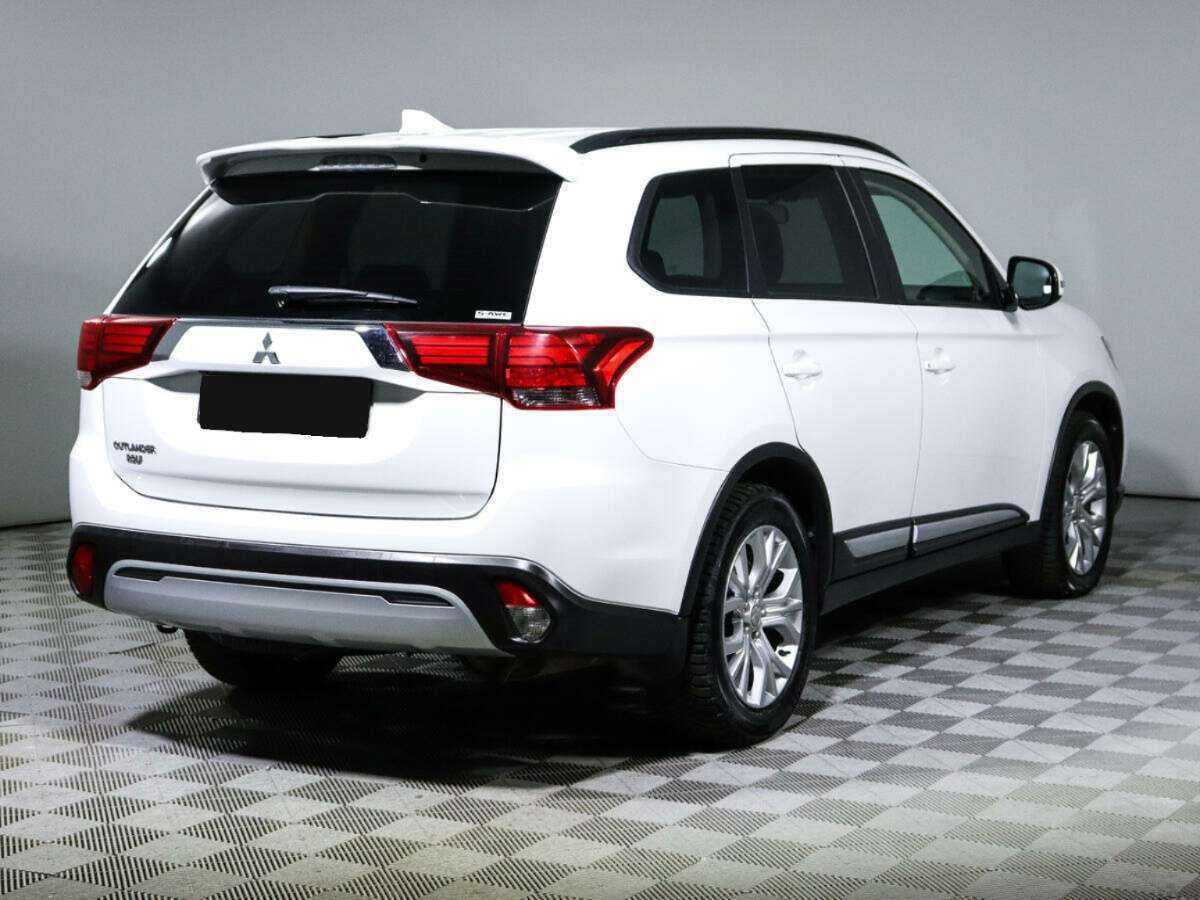Mitsubishi Outlander с пробегом — 2022 год. Фото: #4