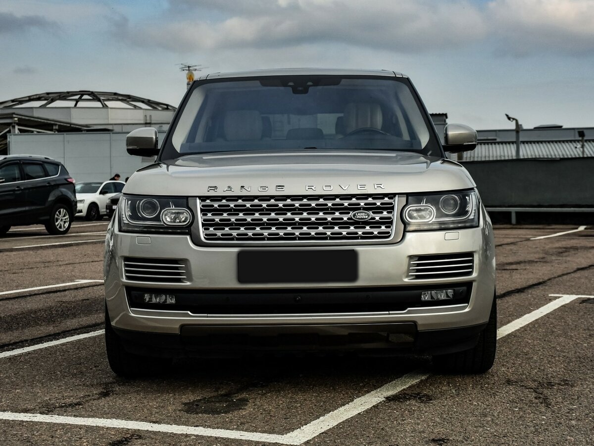 Land Rover Range Rover с пробегом — 2017 год. Фото: #1