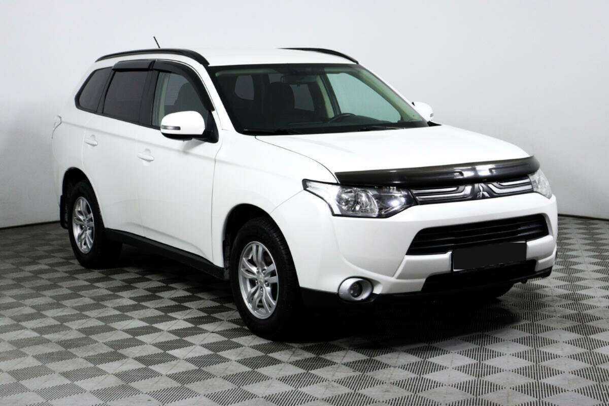 Mitsubishi Outlander с пробегом — 2013 год. Фото: #2