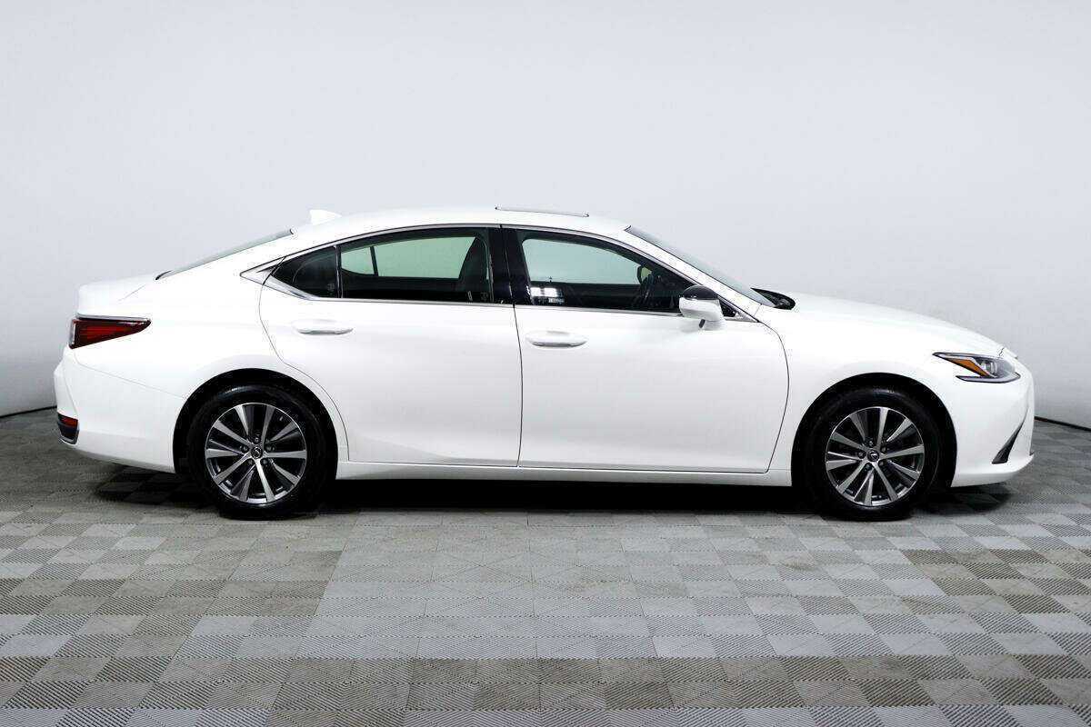 Lexus ES с пробегом — 2021 год. Фото: #3