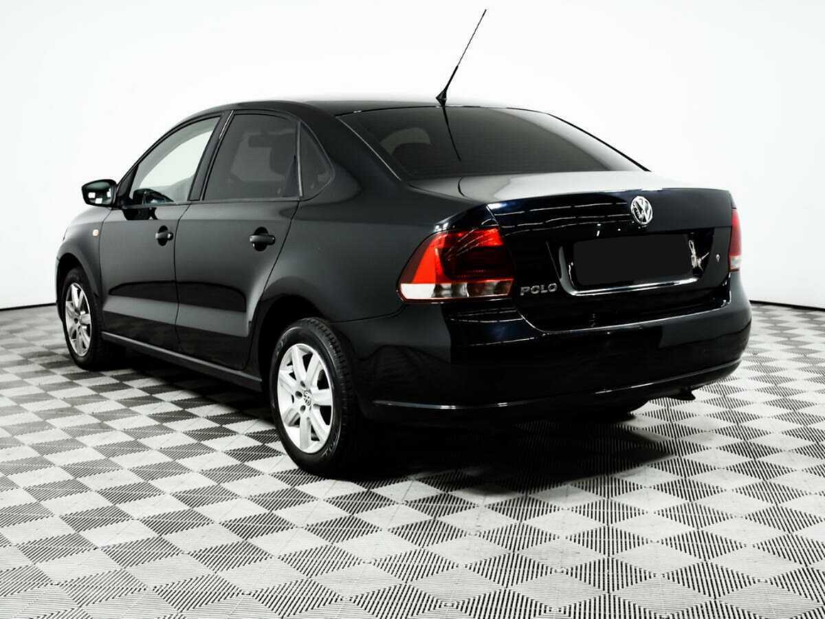 Volkswagen Polo с пробегом — 2010 год. Фото: #6