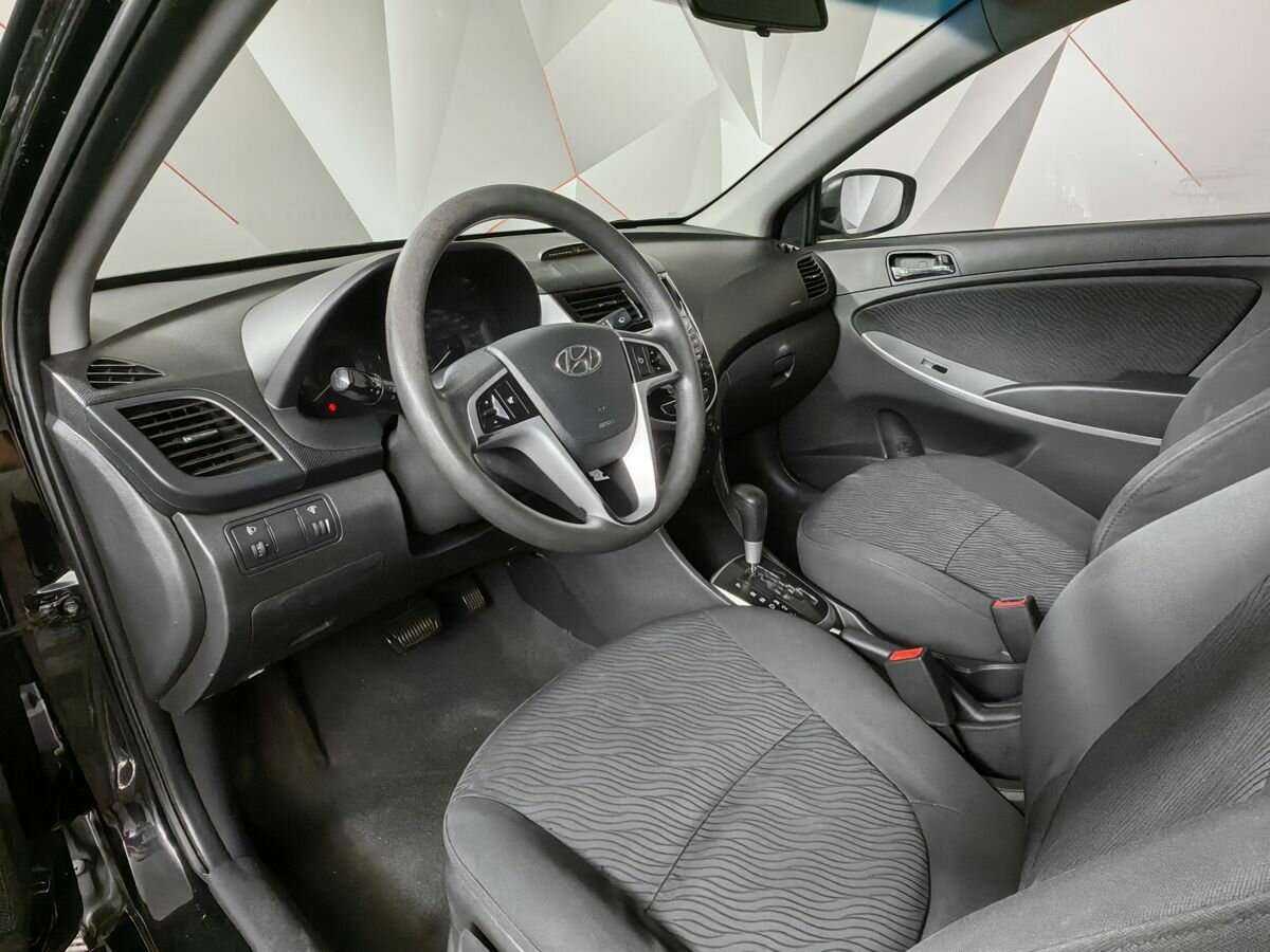 Hyundai Solaris с пробегом — 2011 год. Фото: #13
