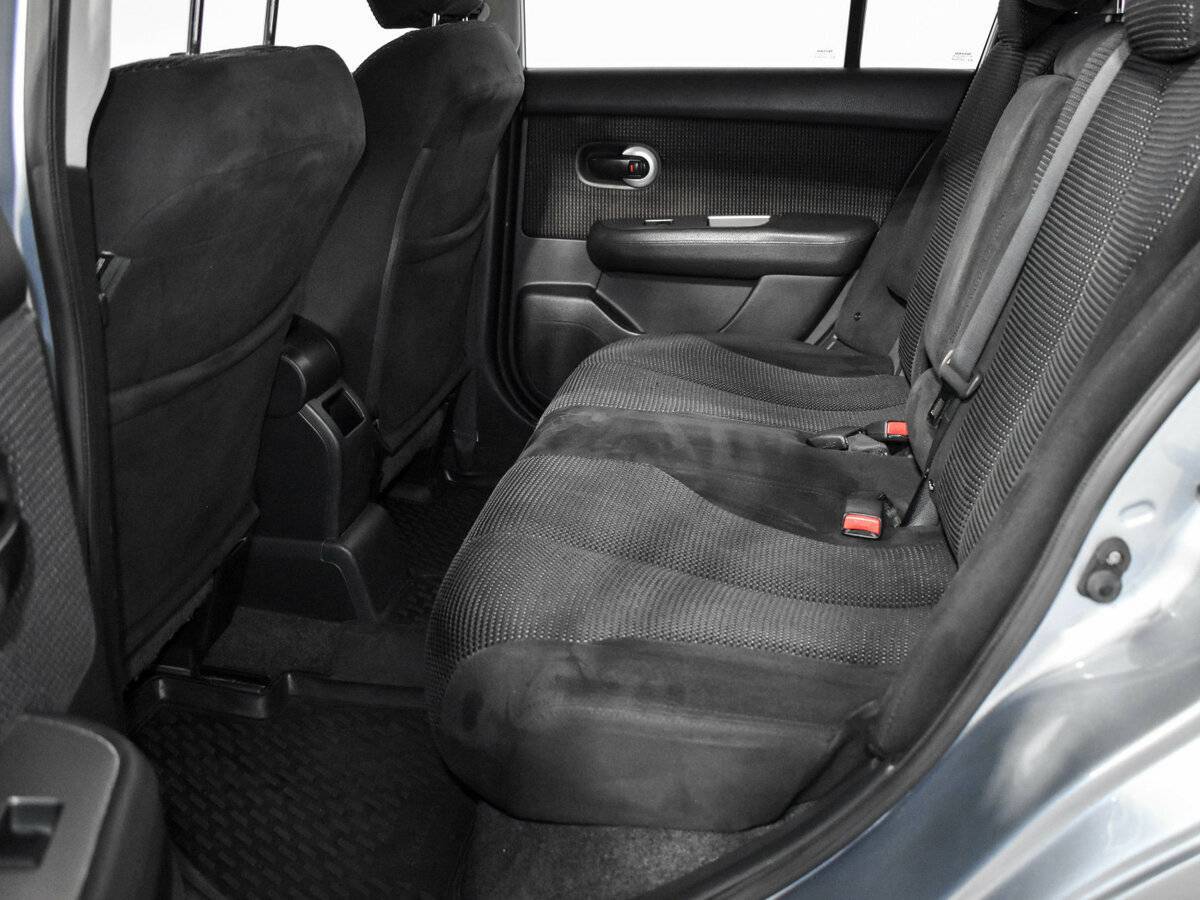 Nissan Tiida с пробегом — 2010 год. Фото: #10
